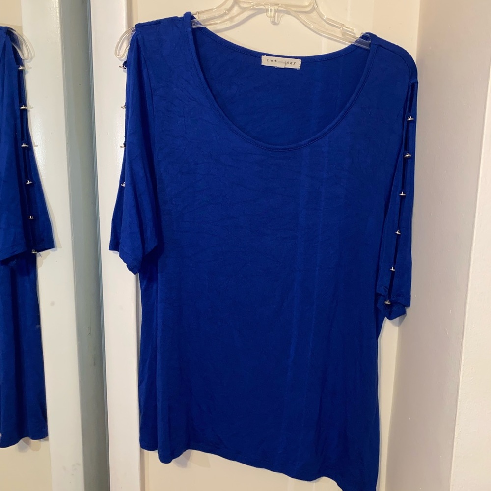 Retrology Blue Shirt with open sleeves